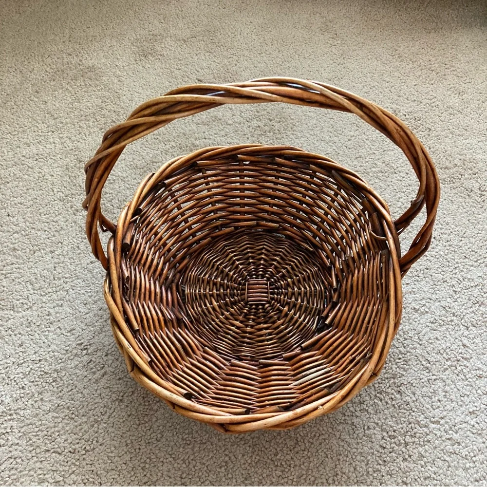 Natural Tan Brown Woven Oval Flat Basket